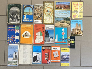 Skupina autorů - Soubor turistických map, průvodců a automap 20.-80. léta 20. století ( část II. )